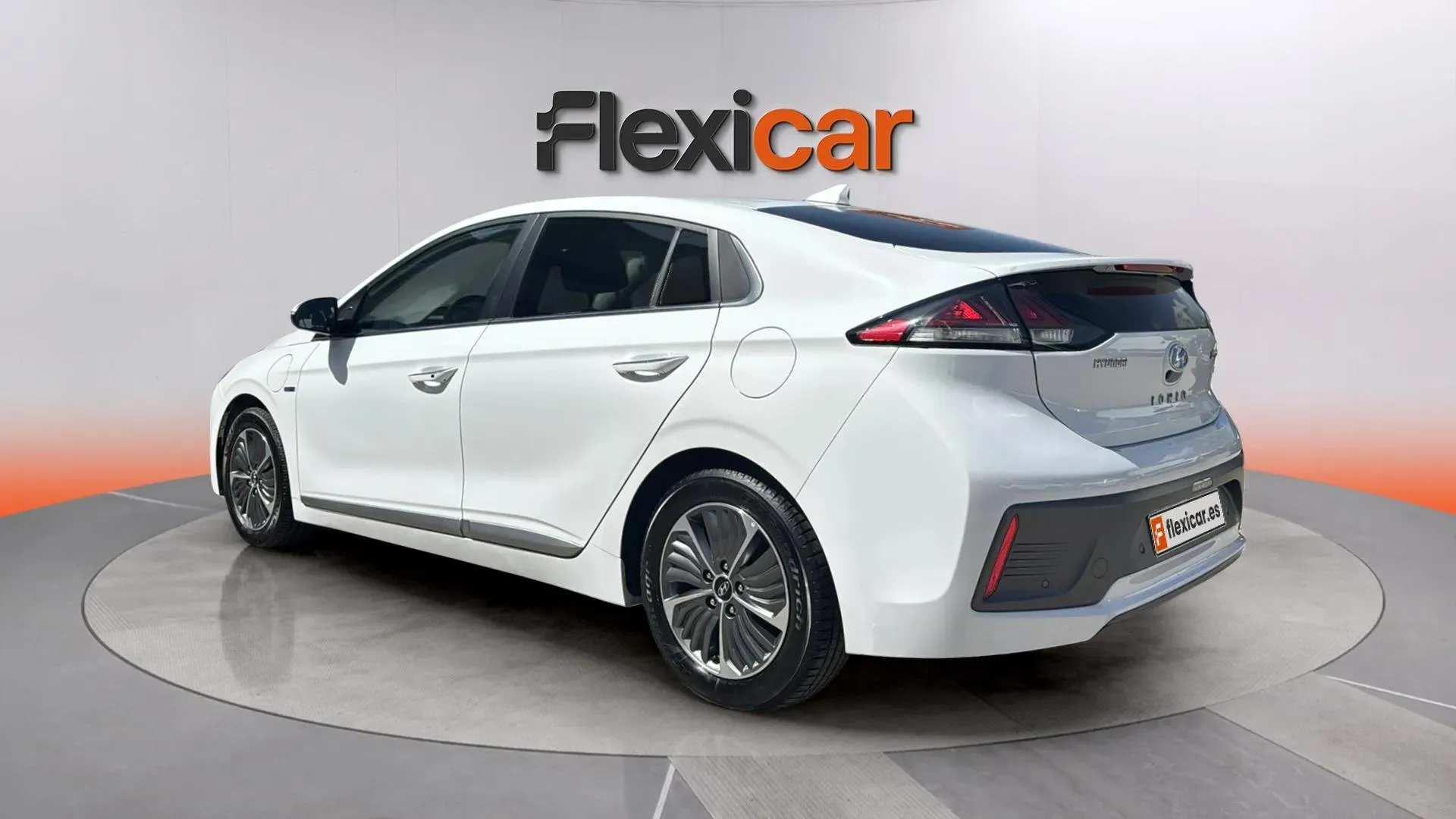 Hyundai Ioniq 1.6 GDI PHEV Klass DCT - foto 5