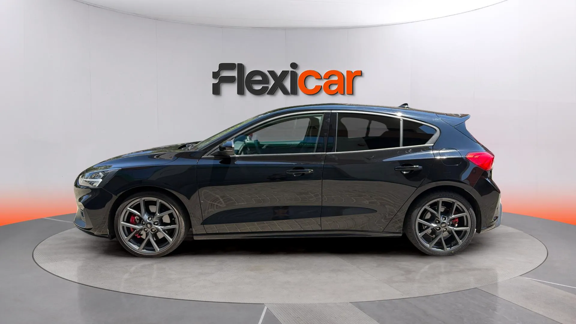 Ford Focus 2.3 EcoBoost ST - foto 3