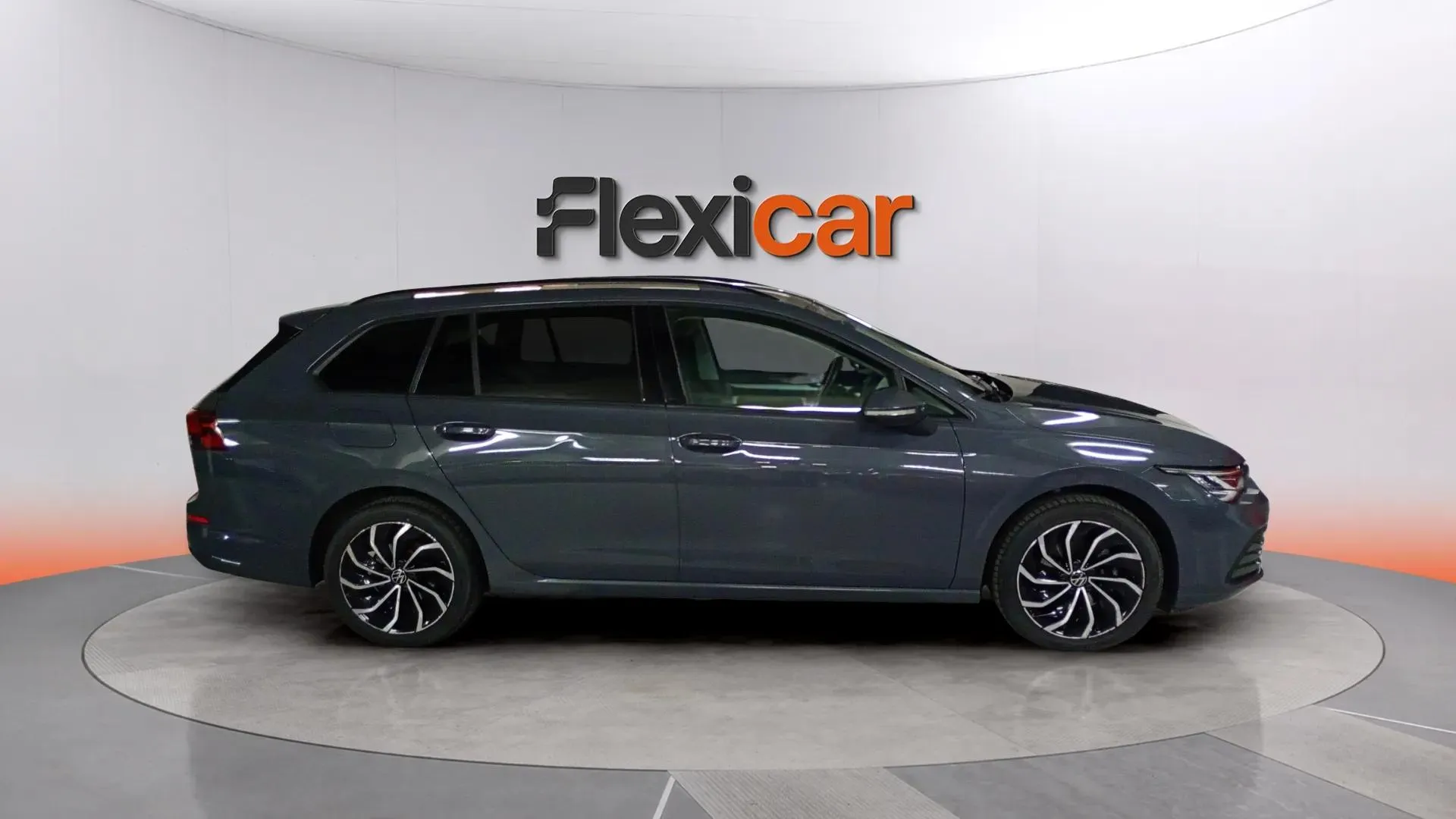 Volkswagen Golf Life 1.0 eTSI DSG Variant - foto 2