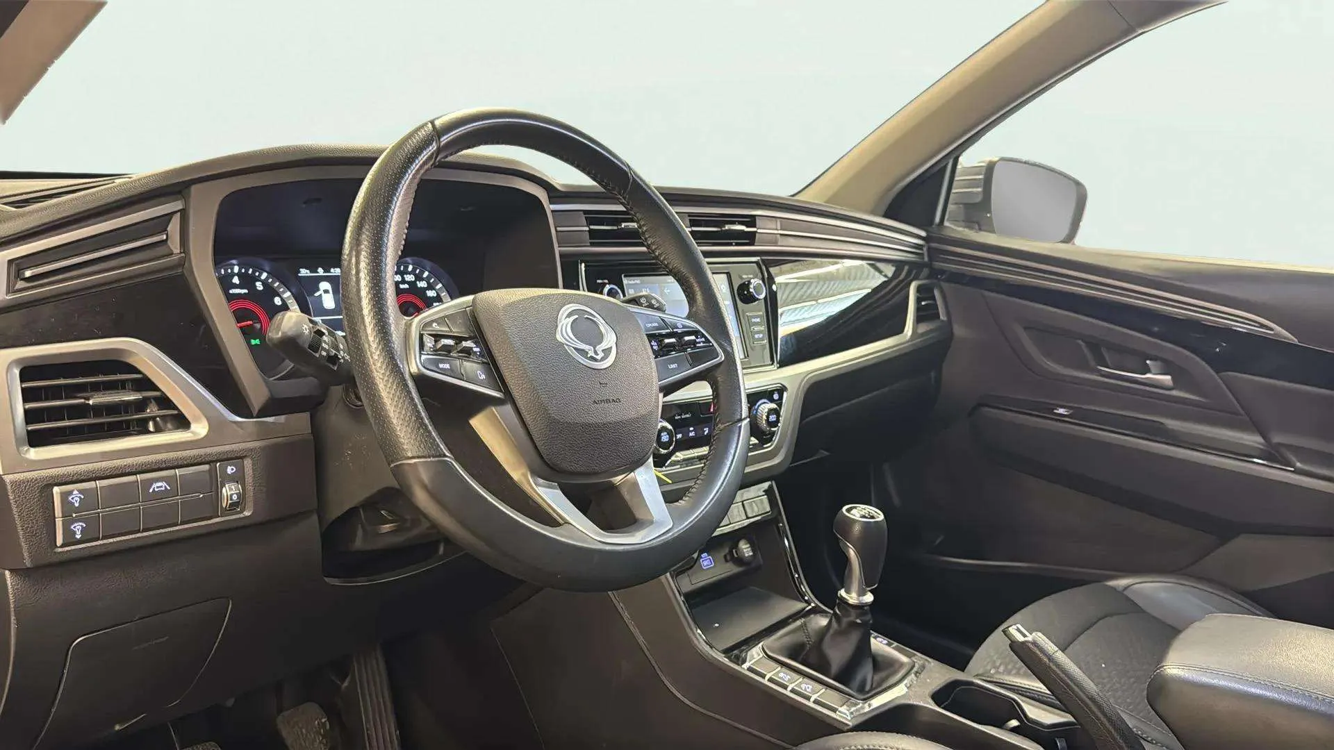 SsangYong Korando G15T LP Limited - foto 12