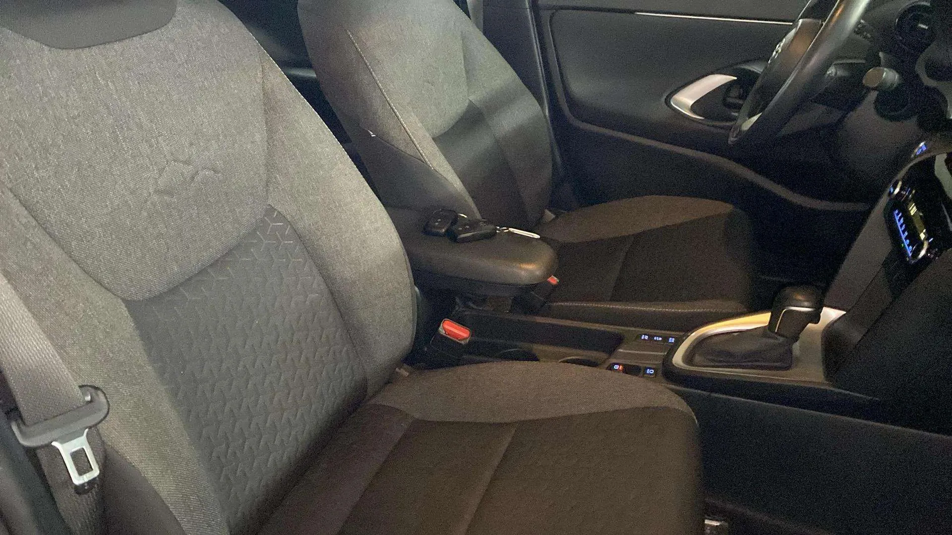 Toyota Yaris Cross 1.5 120H Style - foto 23