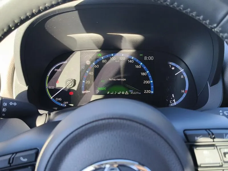 Toyota Yaris 1.5 120H Style Plus - foto 36