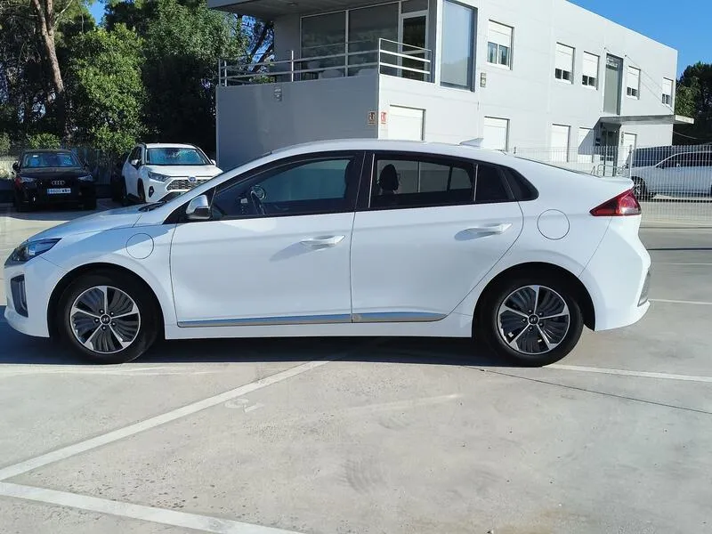 Hyundai Ioniq 1.6 GDI Klass - foto 3