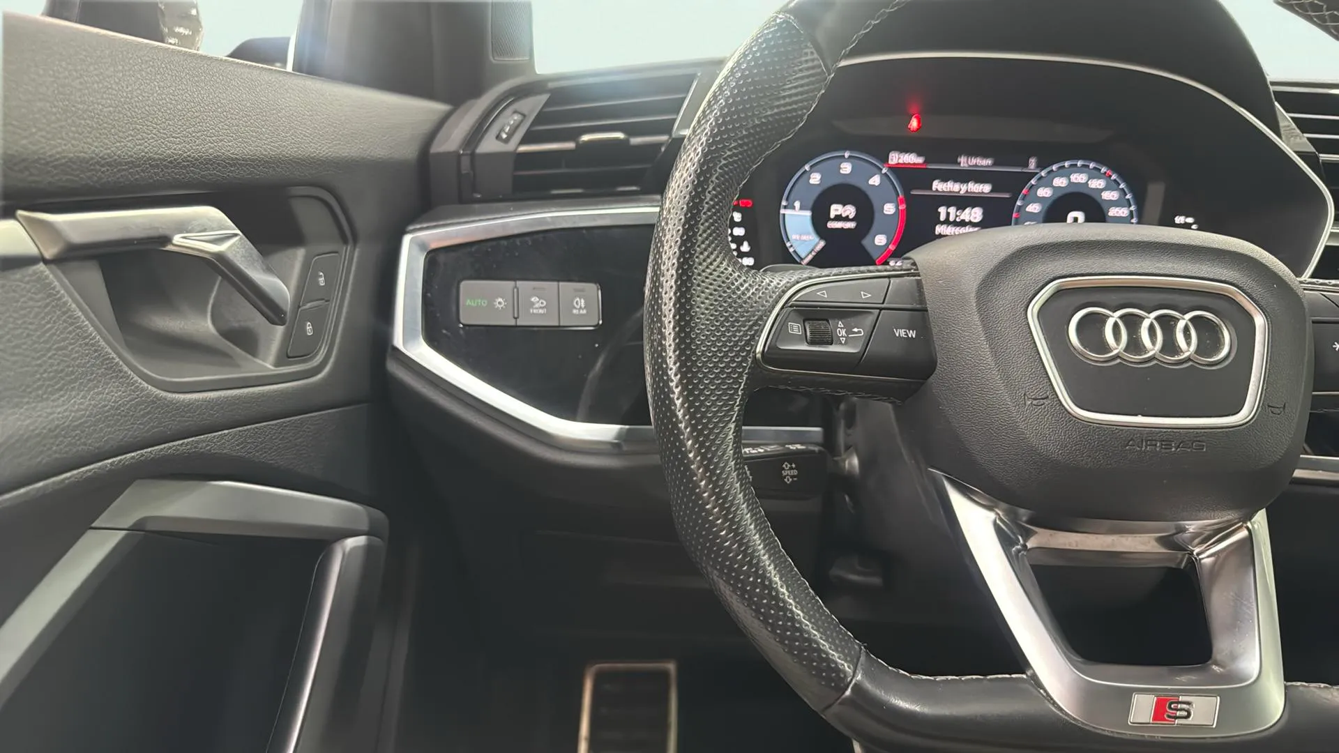 Audi Q3 35 TDI quattro - foto 11