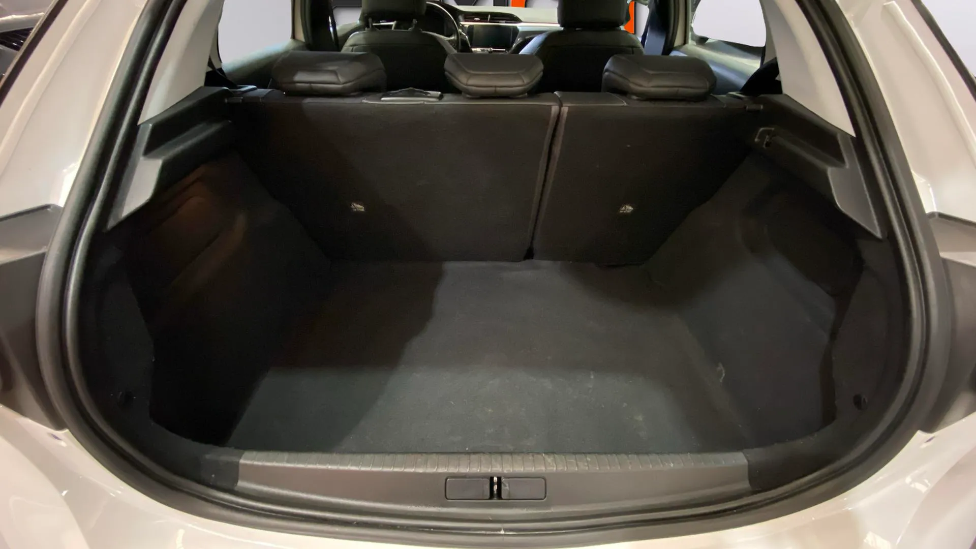 Opel Corsa 1.2T XHL Elegance - foto 9