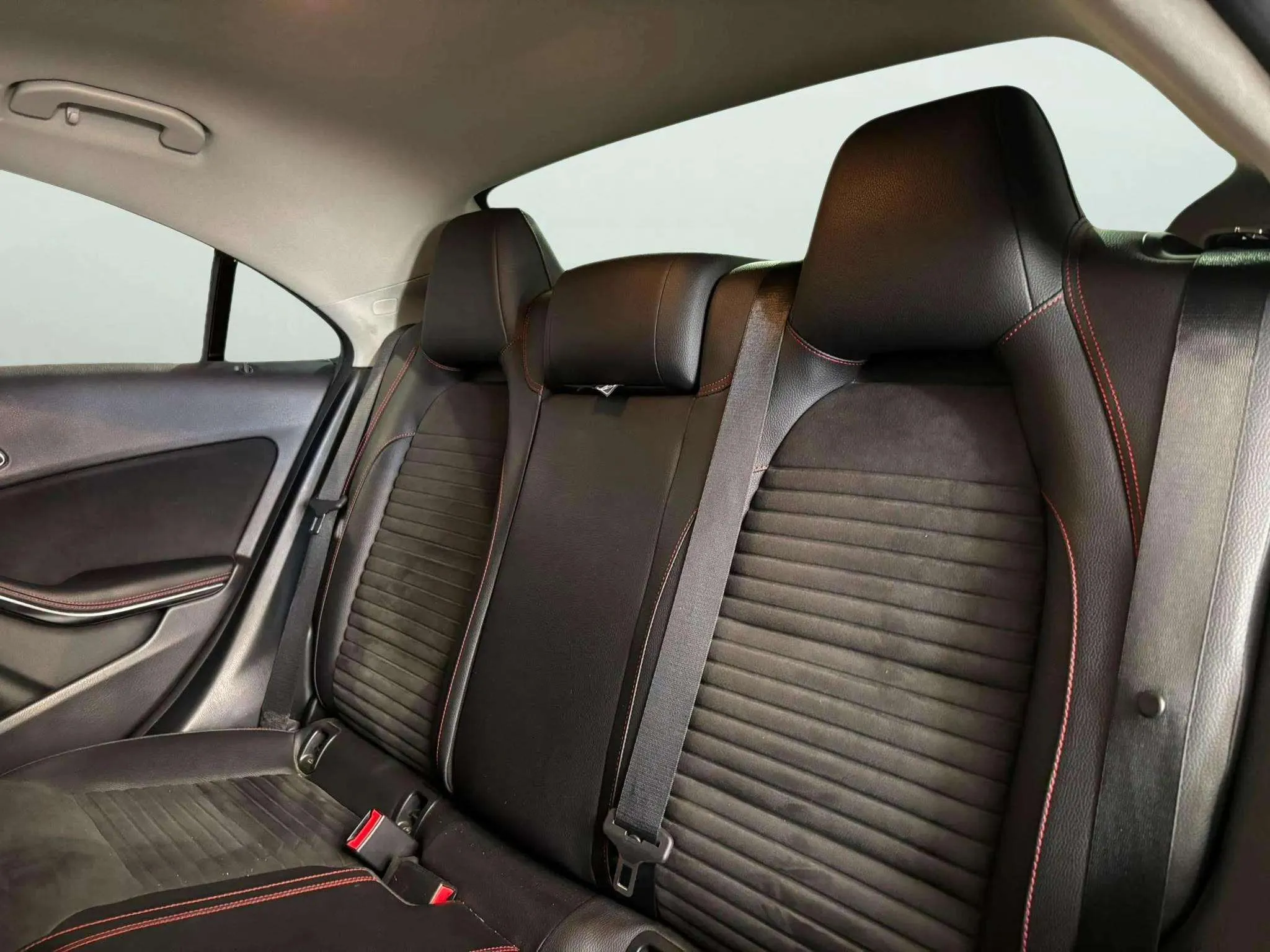 Mercedes-Benz CLA 200 d - foto 11