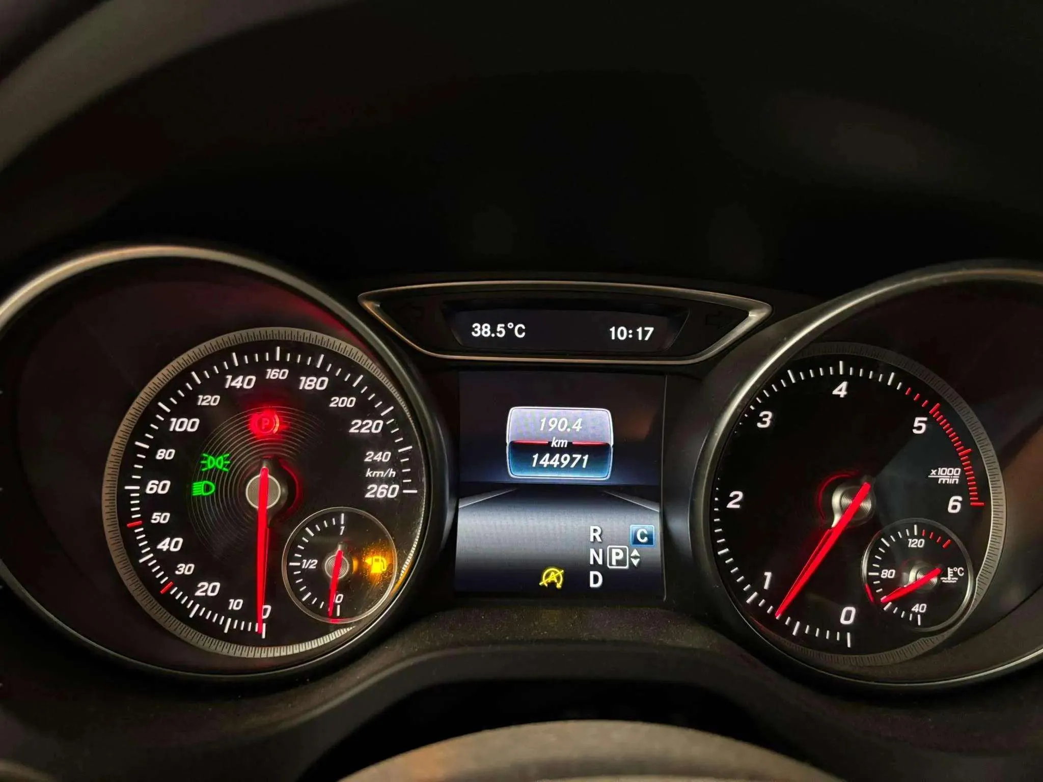 Mercedes-Benz CLA 200 d - foto 16