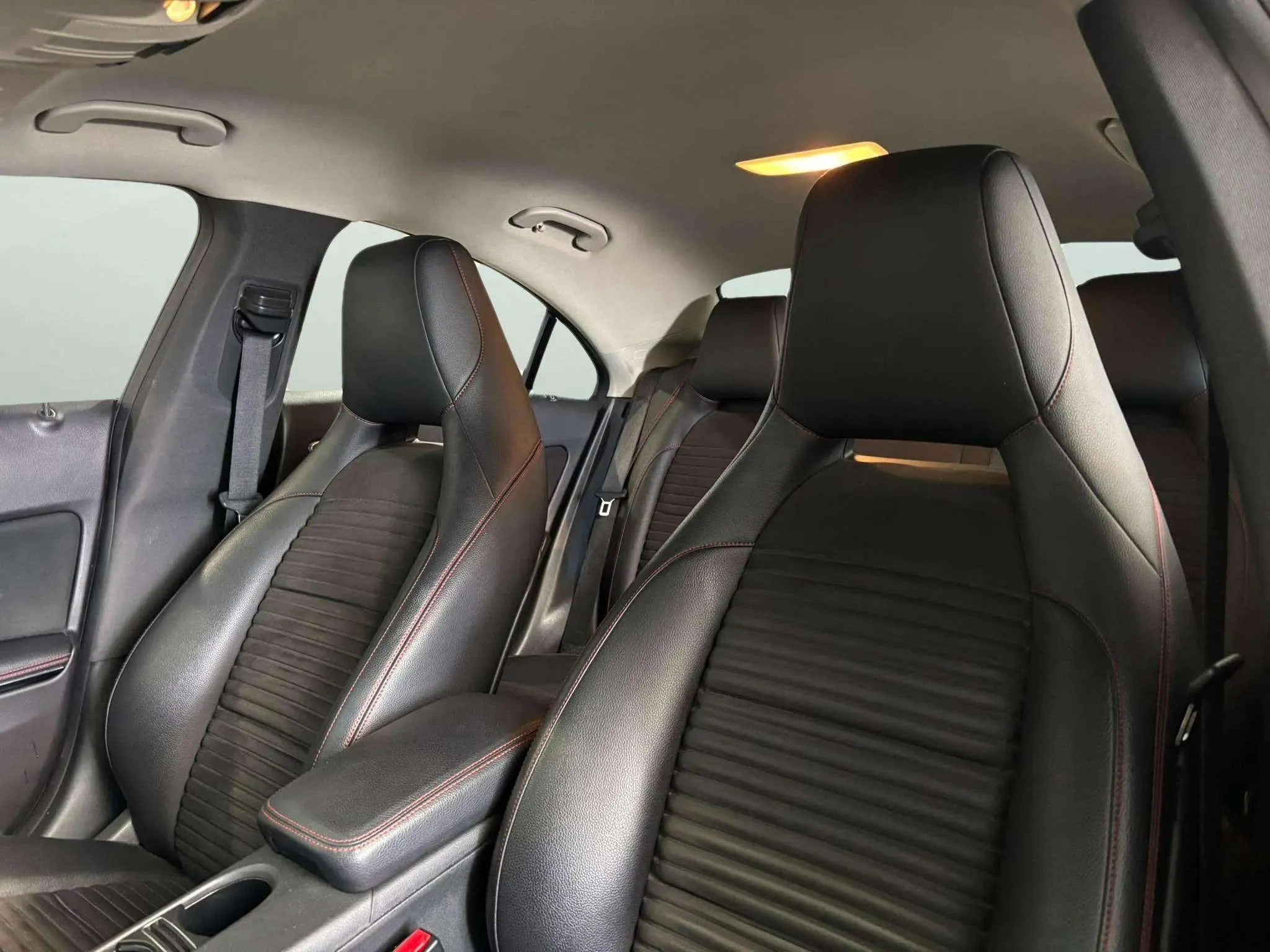 Mercedes-Benz CLA 200 d - foto 8
