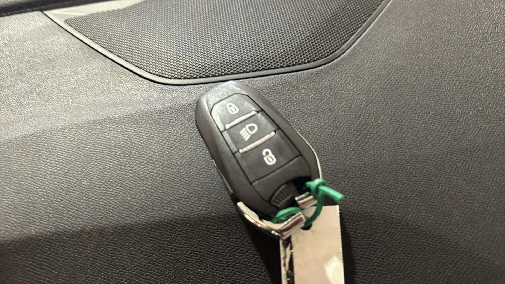 Peugeot 3008 1.2 PureTech Active Pack - foto 25