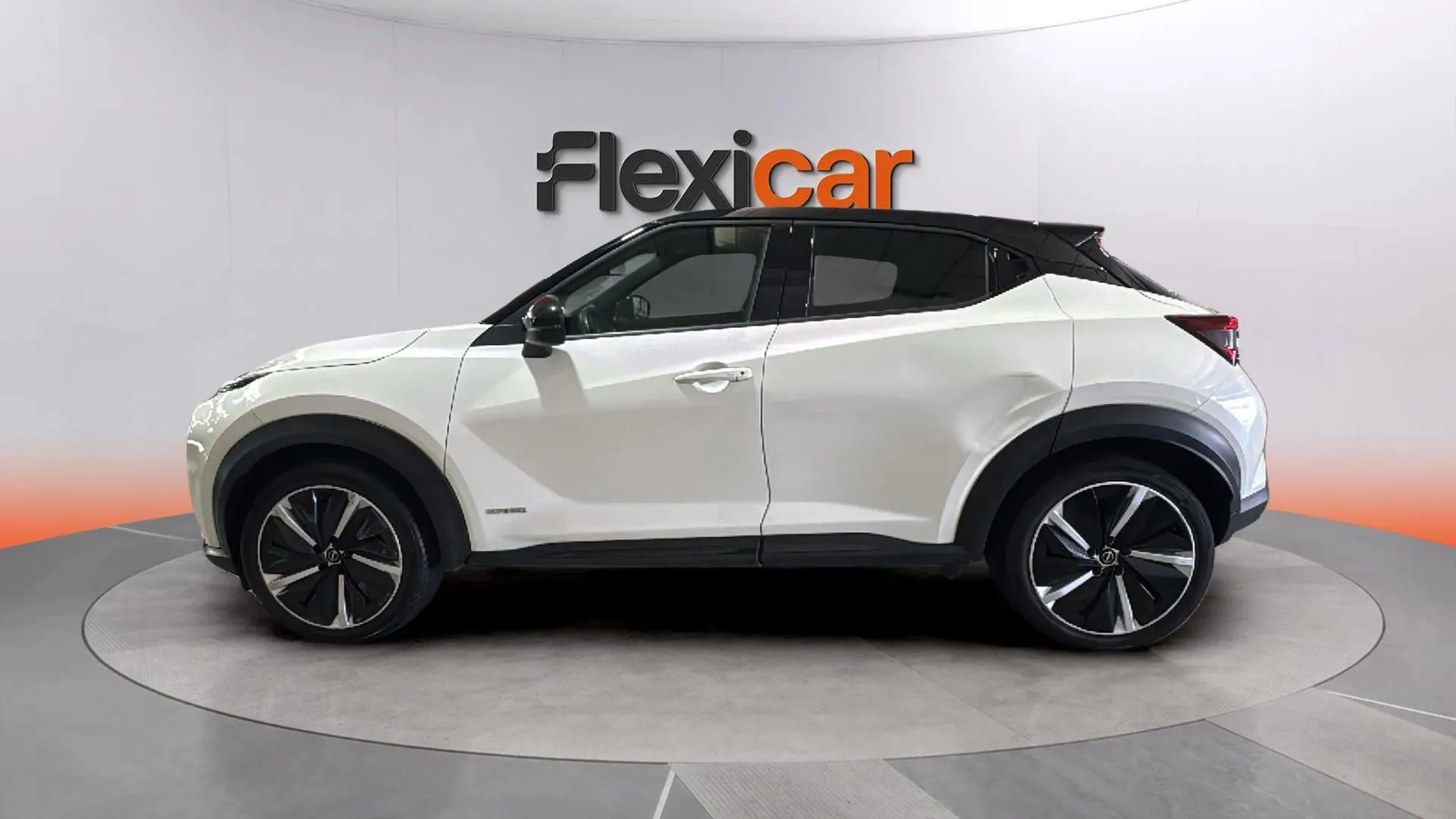 Nissan Juke 1.6 Hybrid N-Design Black - foto 4