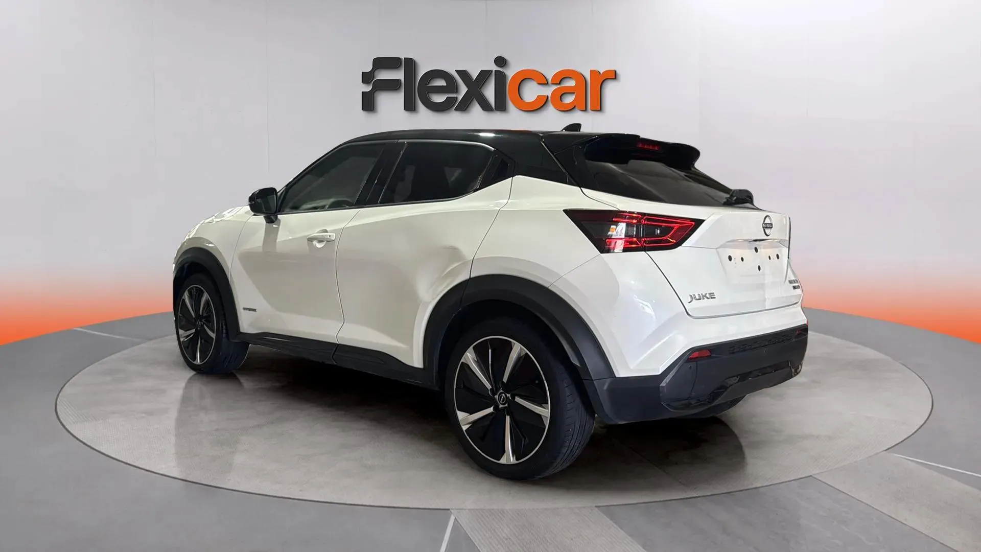 Nissan Juke 1.6 Hybrid N-Design Black - foto 5
