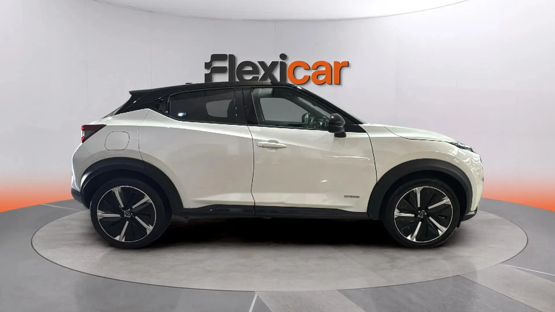 Nissan Juke 1.6 Hybrid N-Design Black - foto 8
