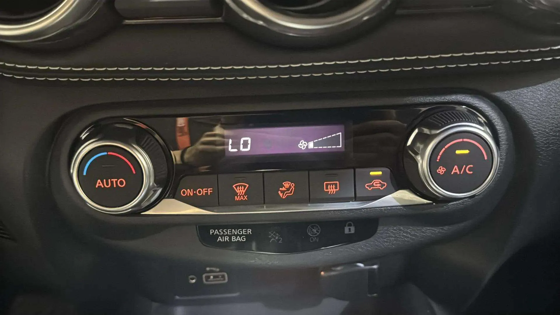 Nissan Juke 1.6 Hybrid N-Design Black - foto 15