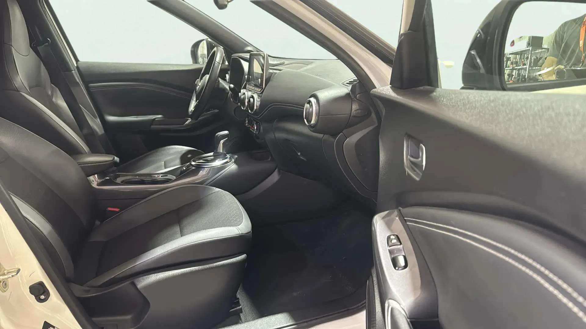 Nissan Juke 1.6 Hybrid N-Design Black - foto 19
