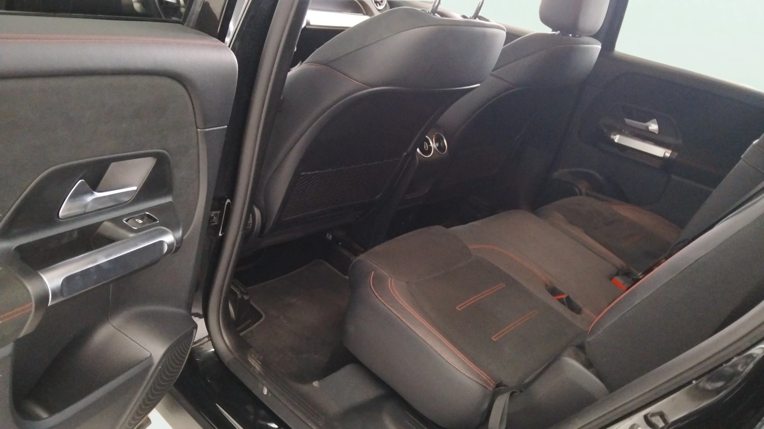 Mercedes-Benz GLB 200 - foto 11
