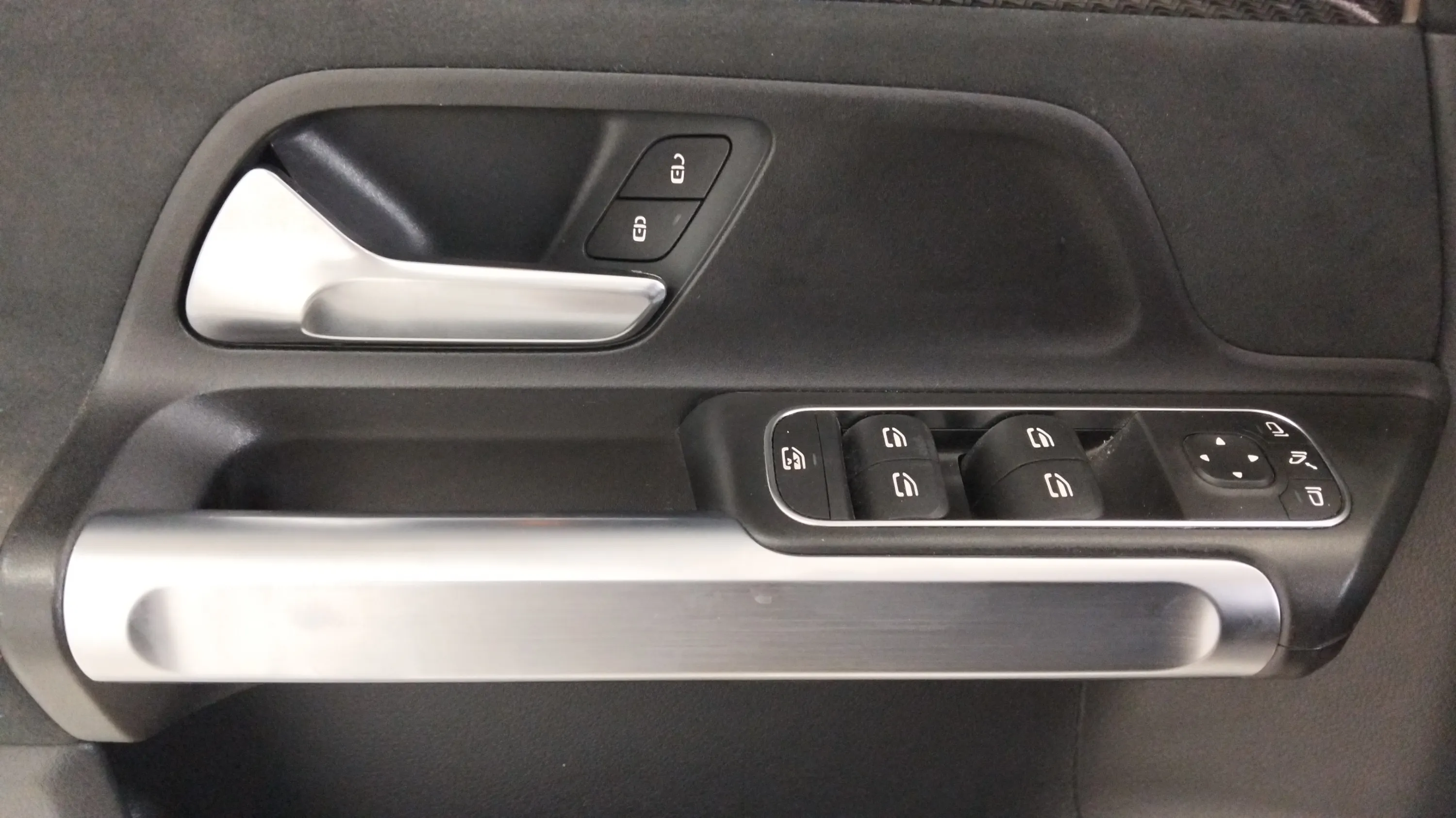 Mercedes-Benz GLB 200 - foto 19