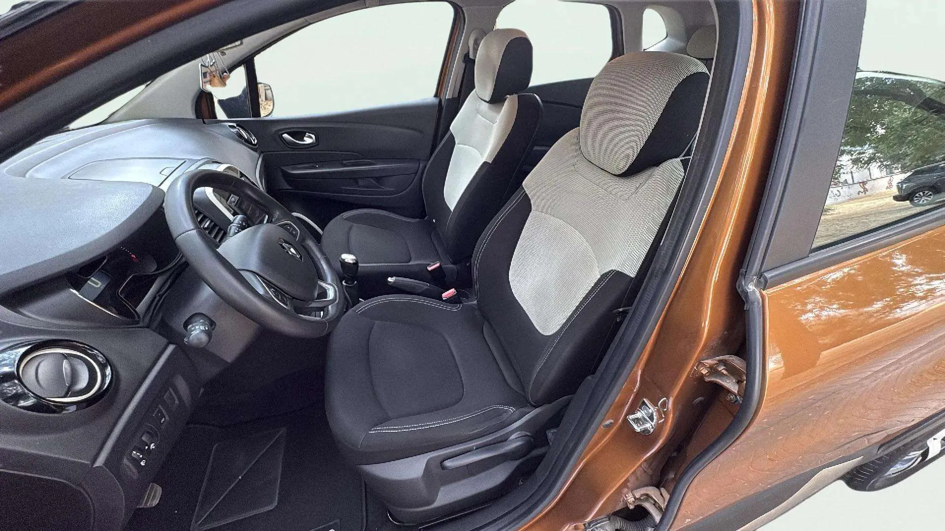 Renault Captur Intens TCe - foto 11