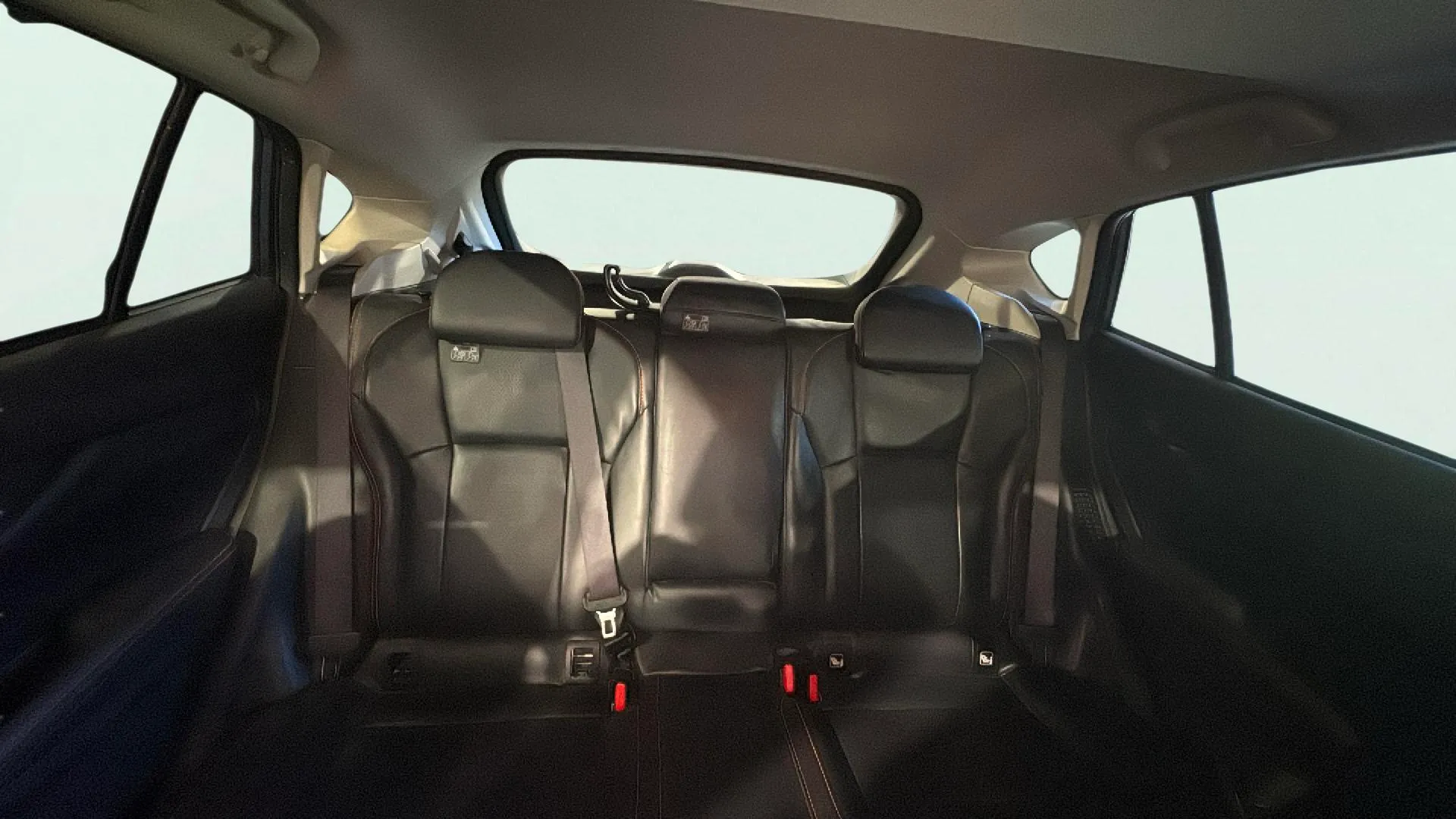 Subaru XV 2.0i Hybrid CVT Executive Plus - foto 14