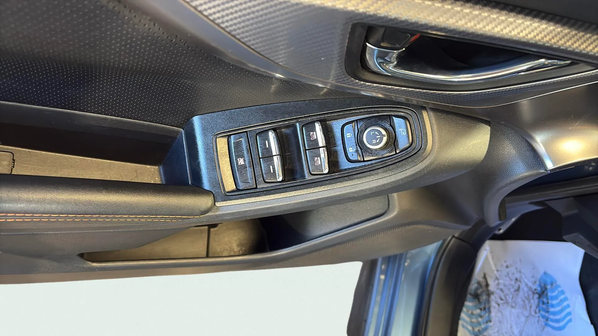 Subaru XV 2.0i Hybrid CVT Executive Plus - foto 19