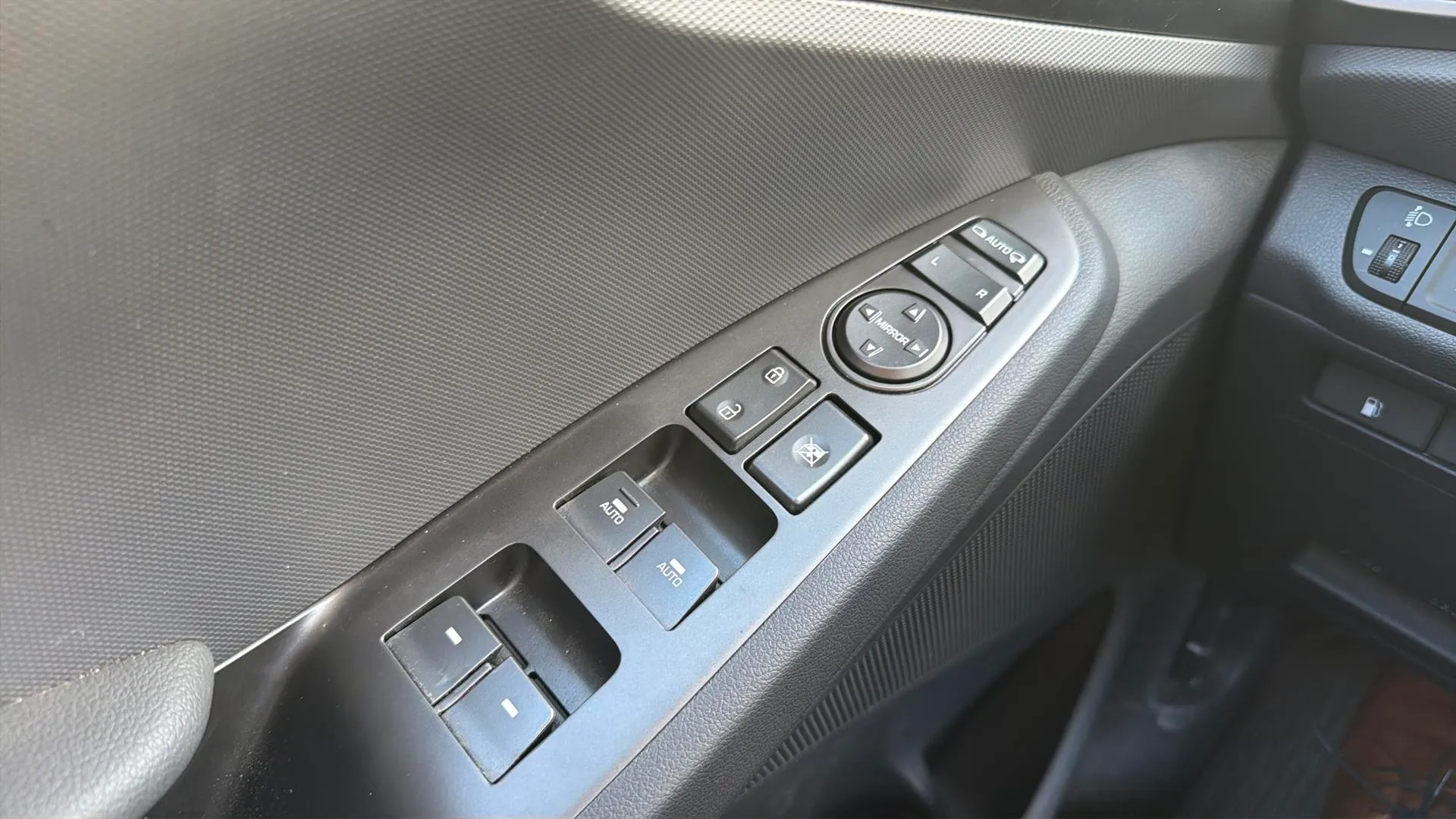 Hyundai Ioniq 1.6 GDI HEV Klass DCT - foto 20
