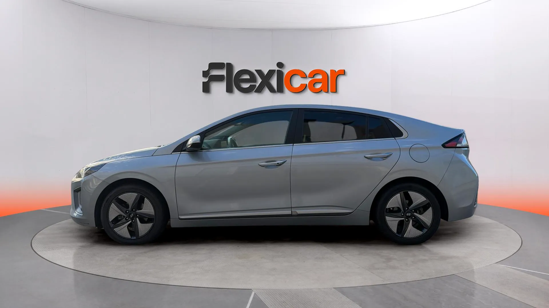 Hyundai Ioniq 1.6 GDI HEV Klass DCT - foto 4