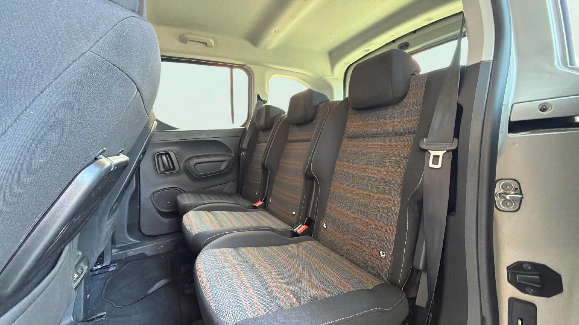 Opel Combo 1.5 TD Edition Plus L - foto 34