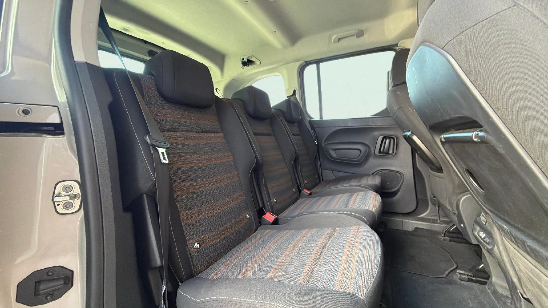 Opel Combo 1.5 TD Edition Plus L - foto 32