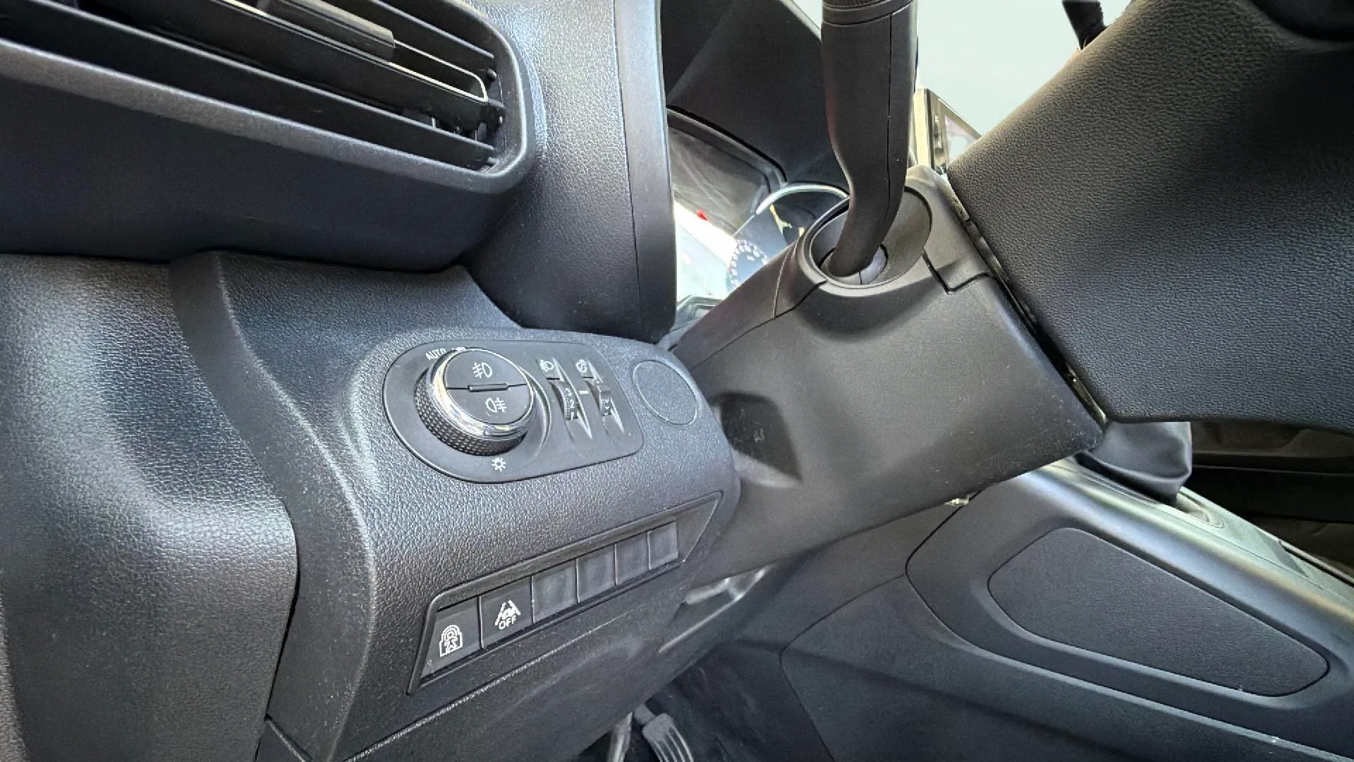Opel Combo 1.5 TD Edition Plus L - foto 27