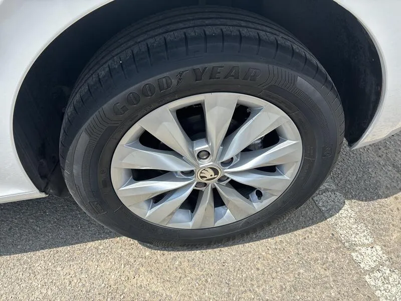 Škoda Kamiq 1.0 TSI DSG Ambition - foto 12