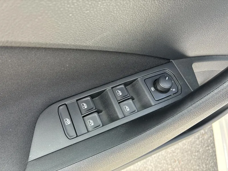 Škoda Kamiq 1.0 TSI DSG Ambition - foto 27