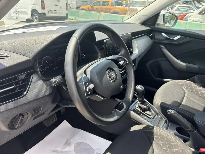 Škoda Kamiq 1.0 TSI DSG Ambition - foto 29