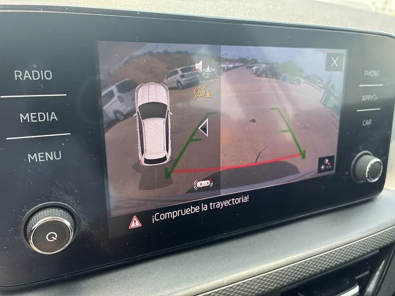 Škoda Kamiq 1.0 TSI DSG Ambition - foto 35