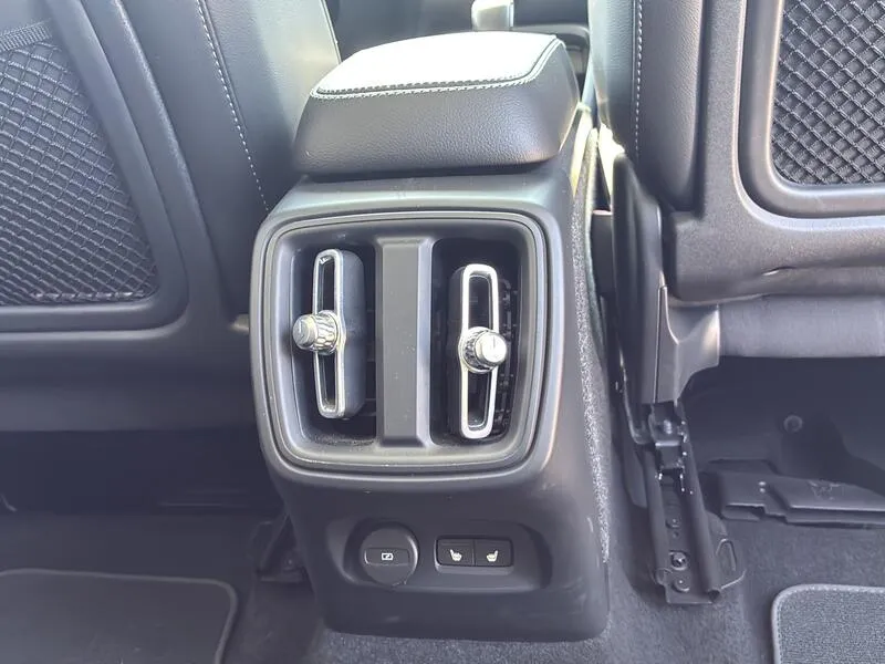 Volvo XC40 T2 Momentum Pro - foto 23