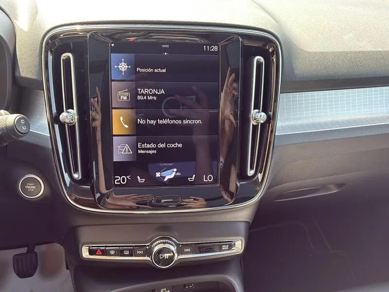 Volvo XC40 T2 Momentum Pro - foto 40