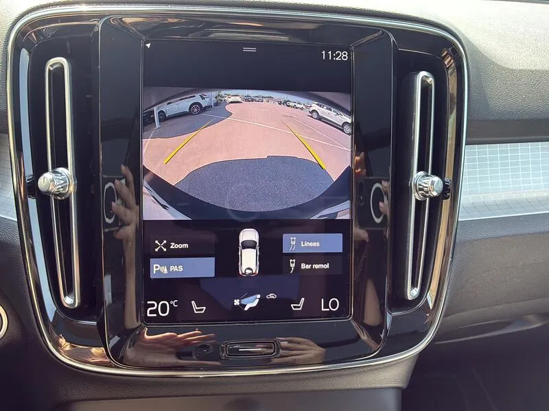 Volvo XC40 T2 Momentum Pro - foto 42