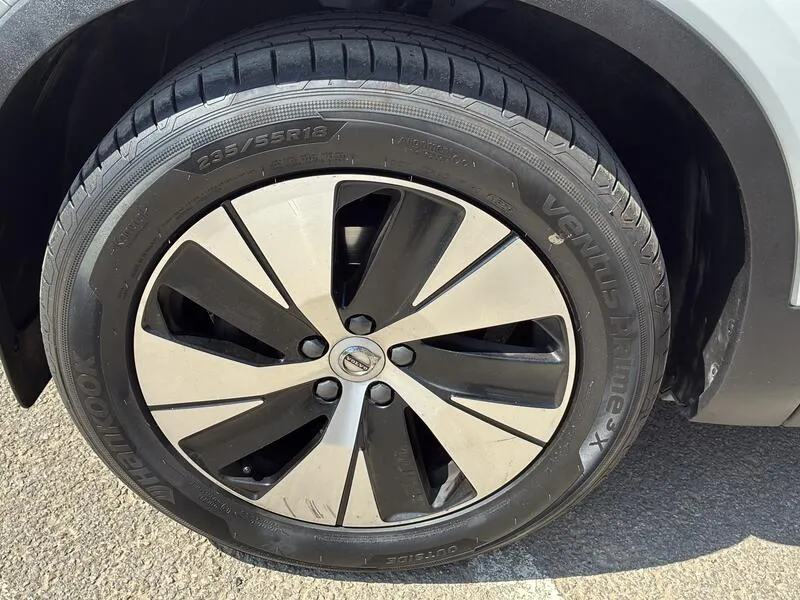 Volvo XC40 T2 Momentum Pro - foto 33