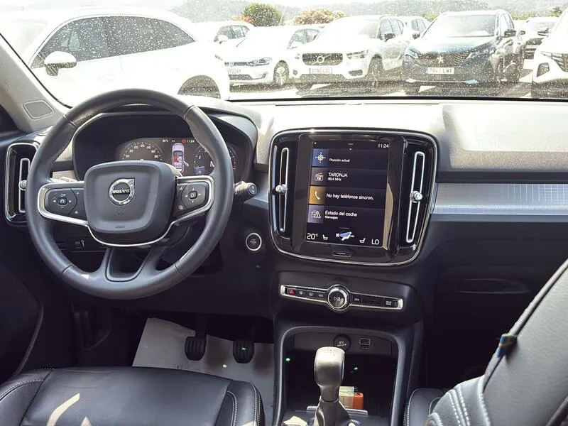 Volvo XC40 T2 Momentum Pro - foto 24