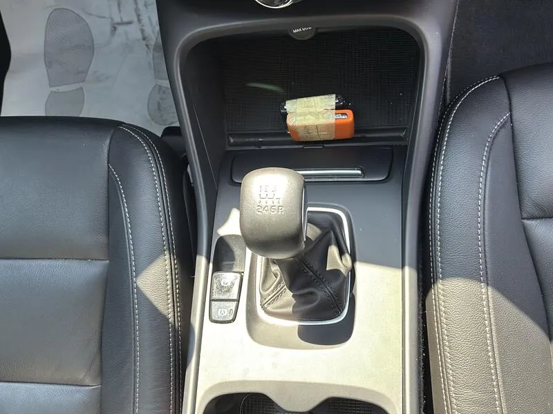 Volvo XC40 T2 Momentum Pro - foto 18