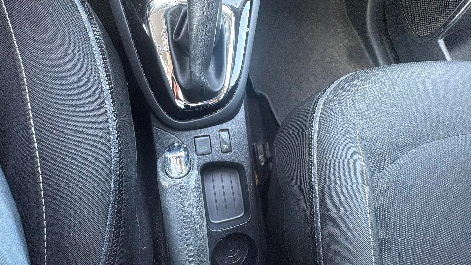 Renault Captur Zen Energy dCi 90 EDC Euro 6 - foto 23