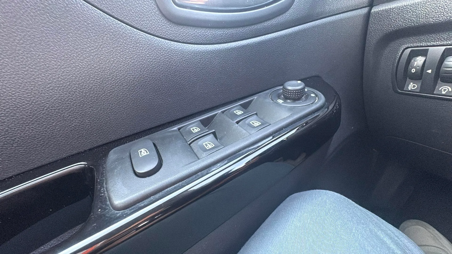 Renault Captur Zen Energy dCi 90 EDC Euro 6 - foto 17
