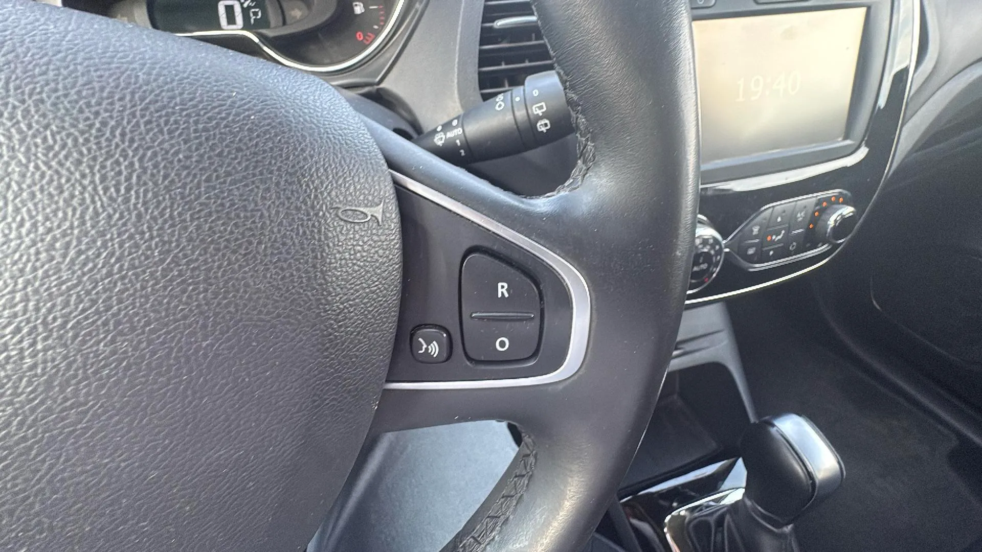 Renault Captur Zen Energy dCi 90 EDC Euro 6 - foto 12