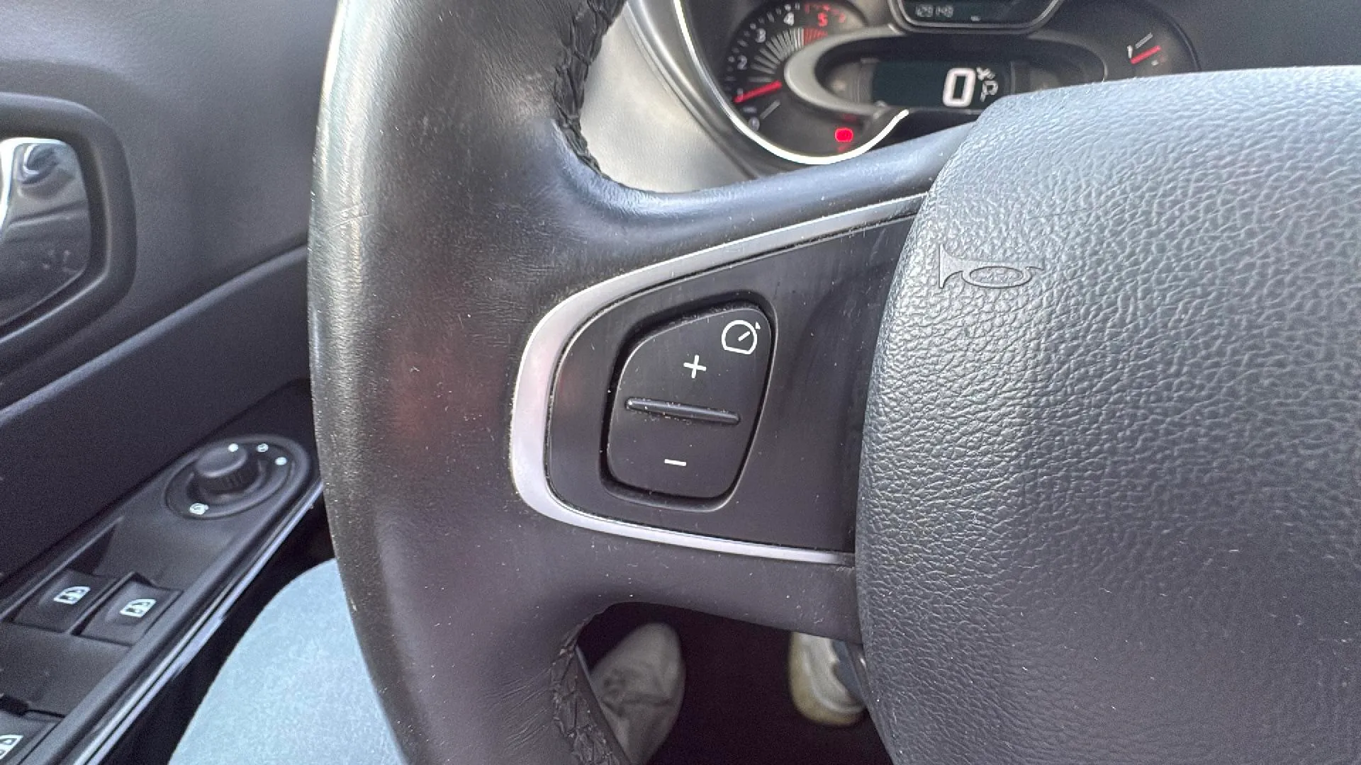 Renault Captur Zen Energy dCi 90 EDC Euro 6 - foto 13