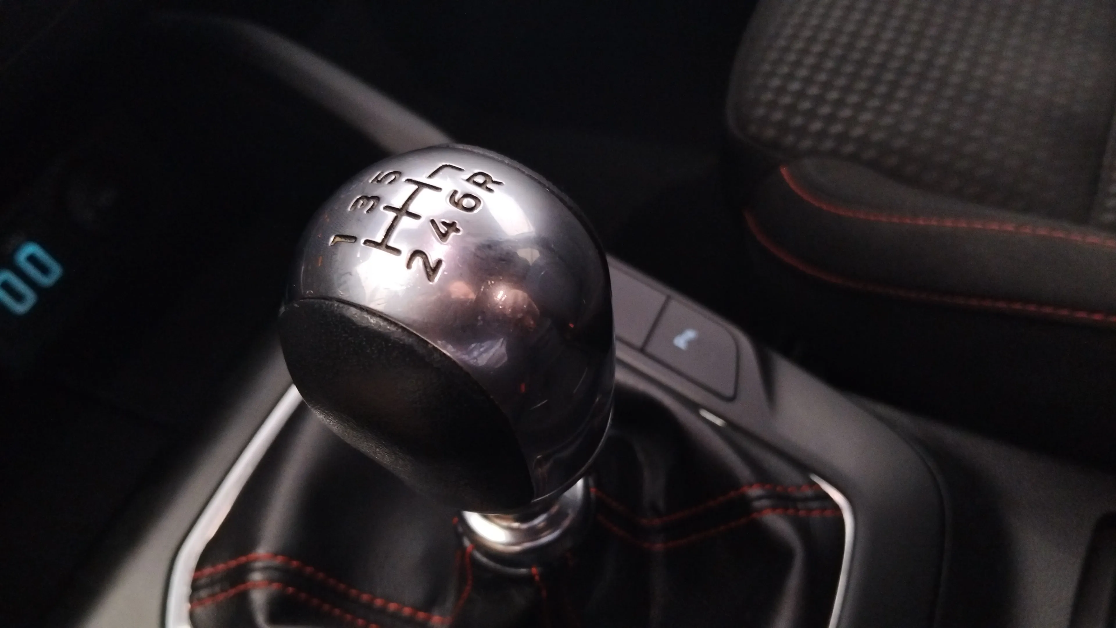Ford Focus 1.0 EcoBoost MHEV Active - foto 16