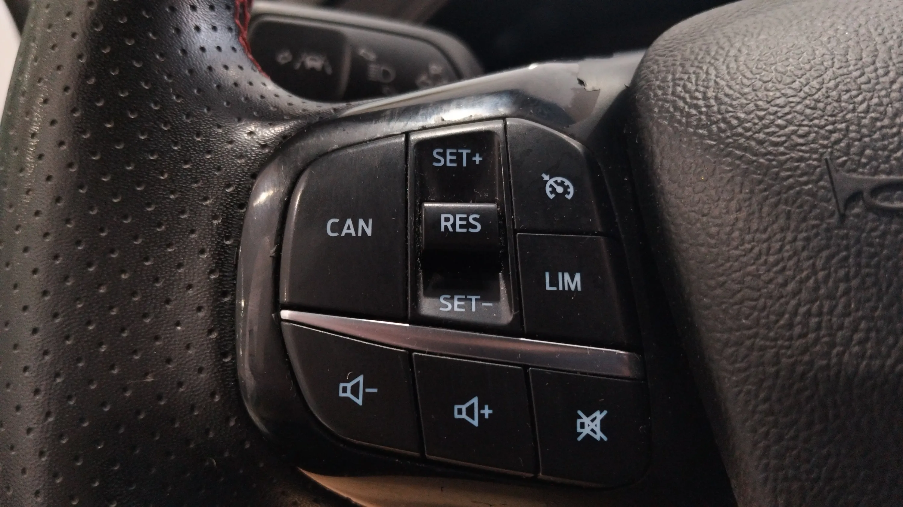 Ford Focus 1.0 EcoBoost MHEV Active - foto 14