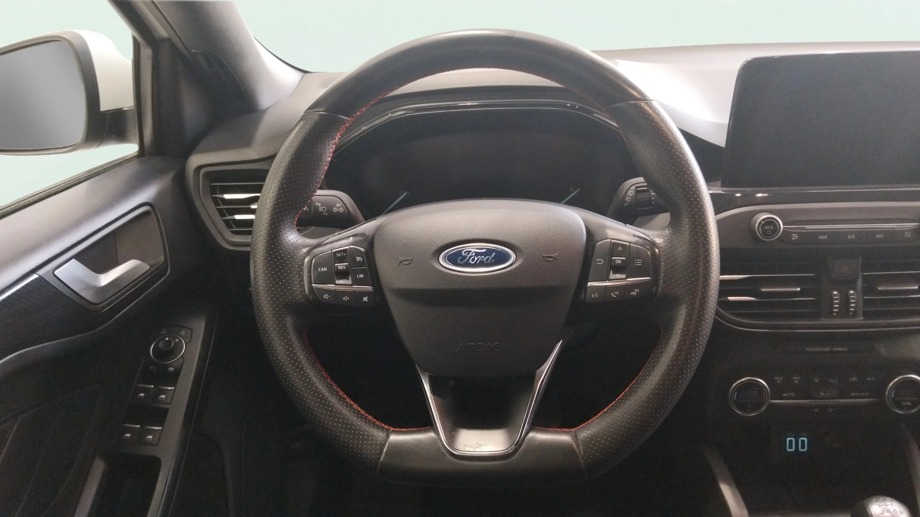 Ford Focus 1.0 EcoBoost MHEV Active - foto 12
