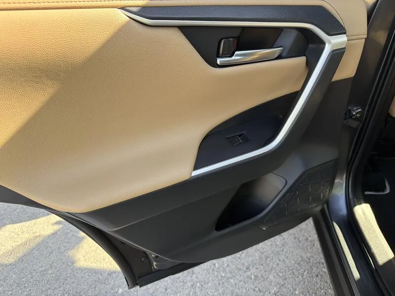 Toyota RAV4 2.5l 220H Luxury - foto 33