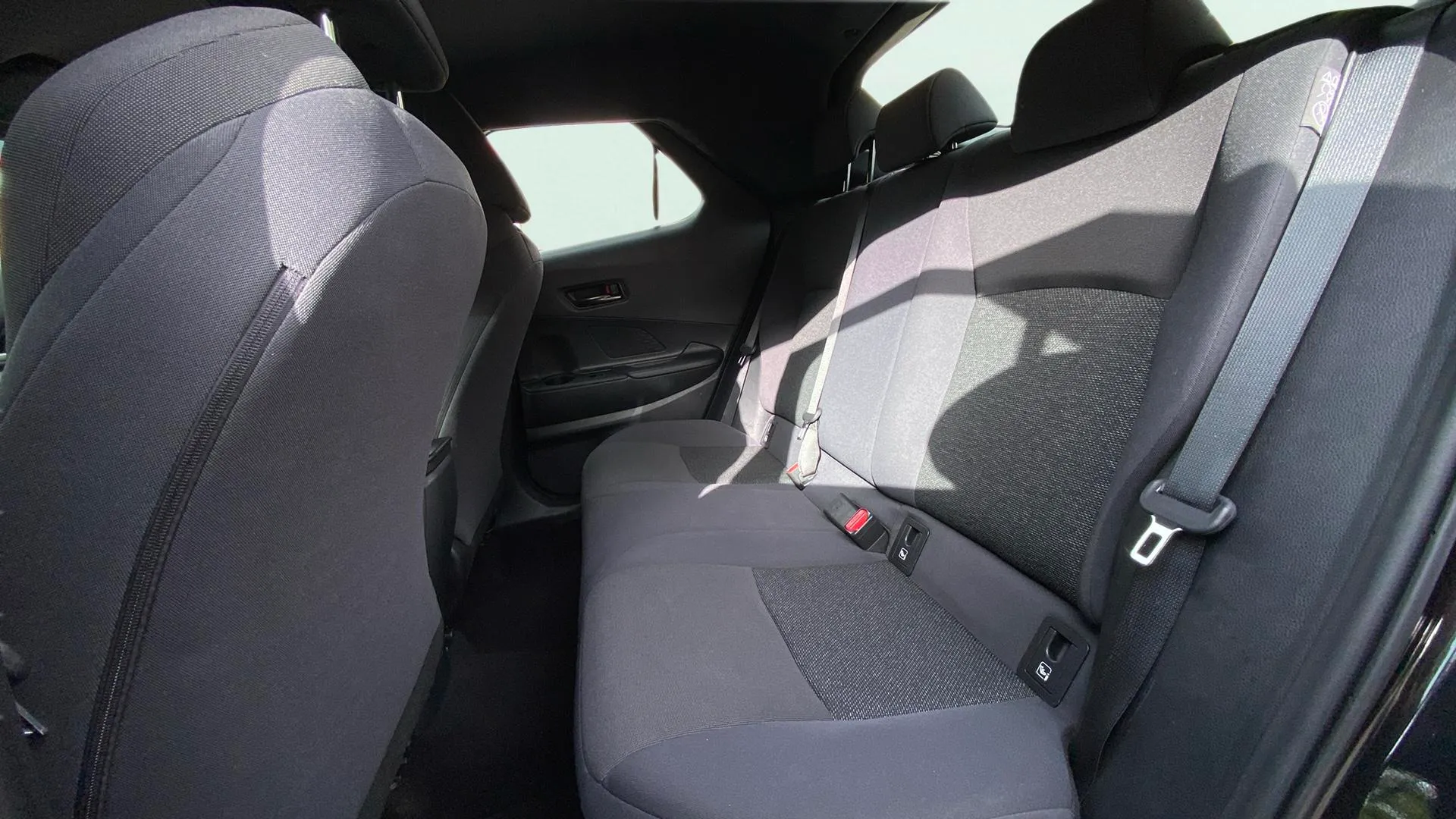 Toyota C-HR 1.8 140H Active - foto 19
