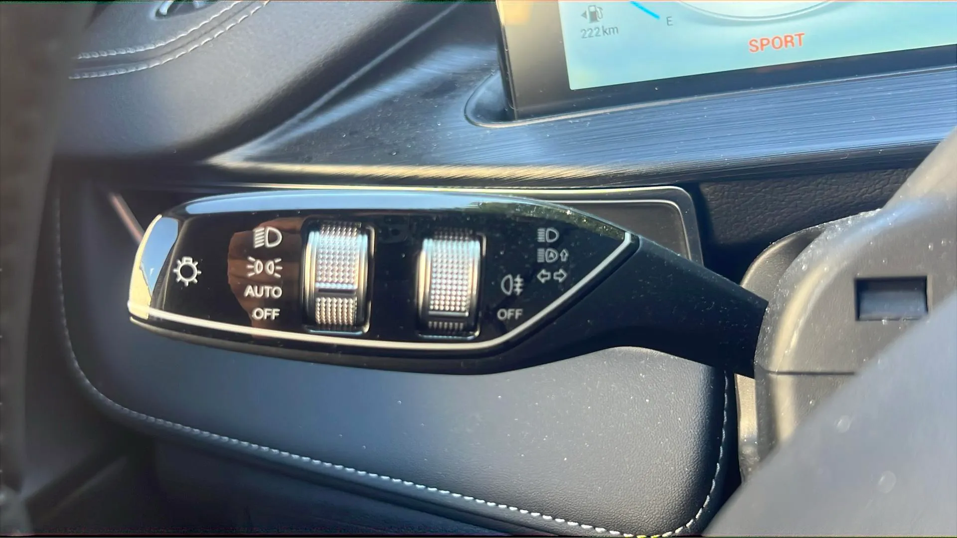 Ebro s400 1.5 DHE HEV Premium CVT - foto 18