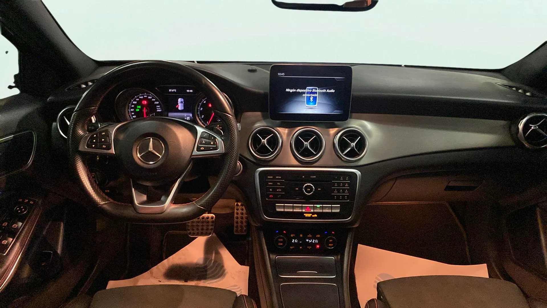 Mercedes-Benz GLA 200 - foto 12