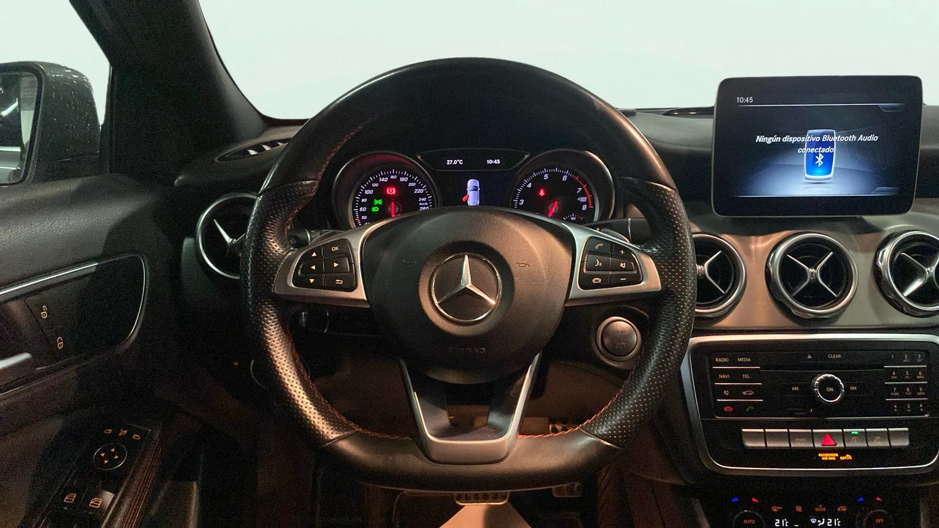 Mercedes-Benz GLA 200 - foto 13